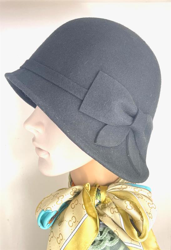 Wool Felt cloche w bow