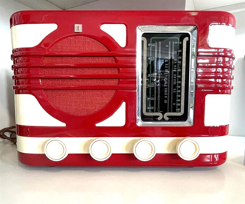 Metal red and cream radio