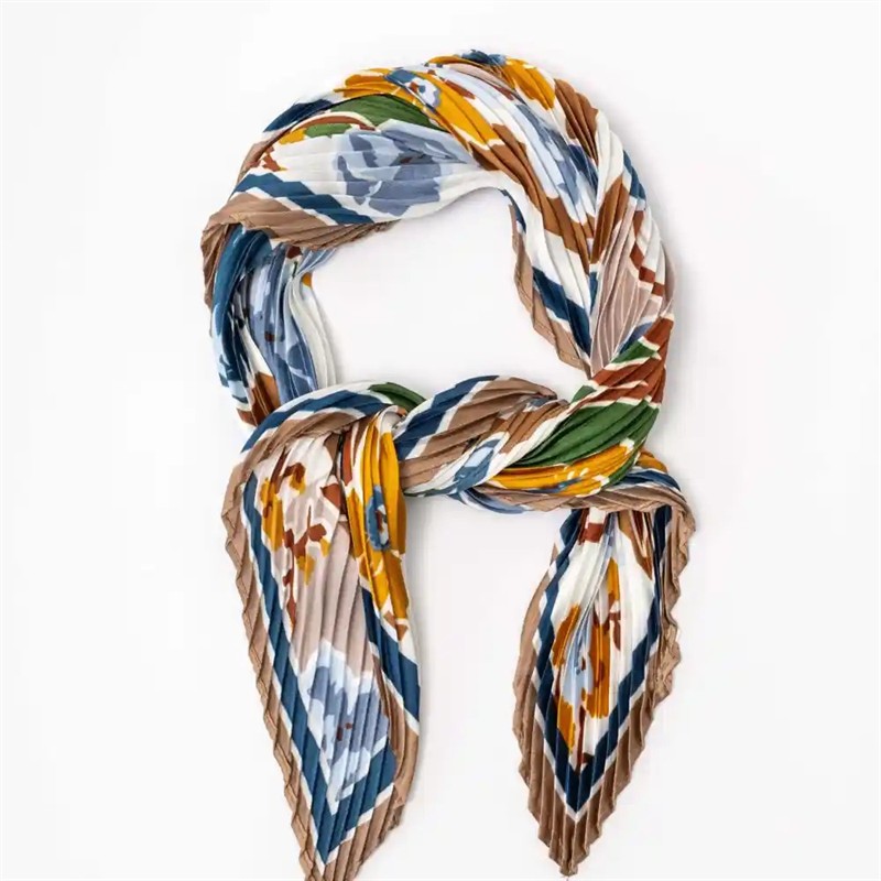 Ava pleated scarf