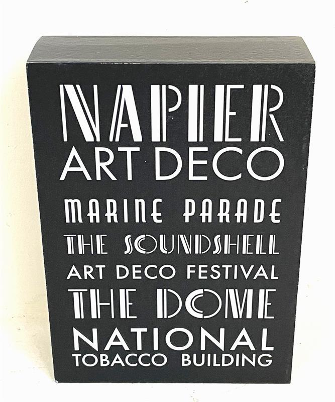 Plaque Blk with Motif